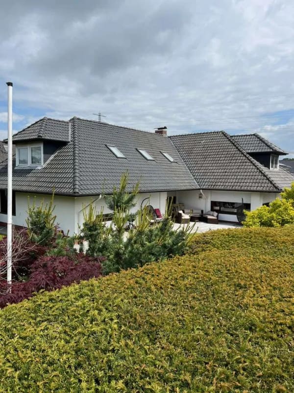 Immobilie in Rellingen - Großzügiges Haus (300m2 Wfl./1160m2) v/a privat - Bild 0