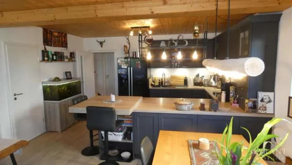 Immobilie in Gars am Inn - Wo Holz, Licht und Lebensqualität ein Zuhause schaffen - Reiheneckhaus mit sonnigem Eckgarten - Bild 3