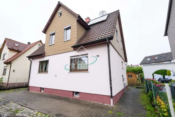 Immobilie in Süßen - Familienfreundliches Zuhause mit durchdachtem Grundriss und hochwertiger Einbauküche - Bild 0