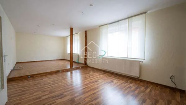 Immobilie in Süßen - Familienfreundliches Zuhause mit durchdachtem Grundriss und hochwertiger Einbauküche - Bild 4