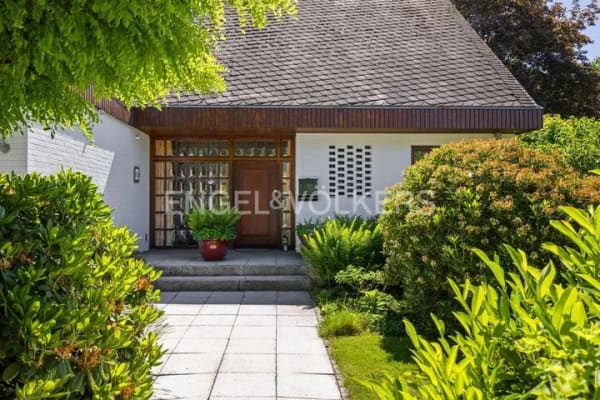 Immobilie in Barsbüttel - Großzügiges Familienparadies mit Pool, Kamin und traumhaftem Garten - Bild 1