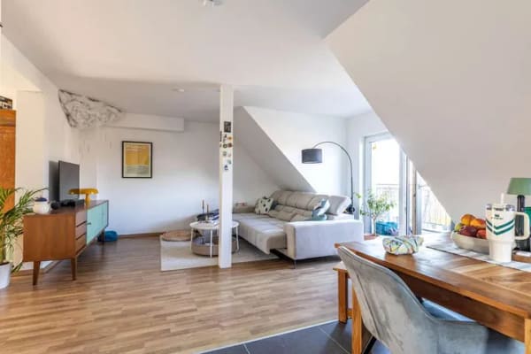 Immobilie in Kahl am Main - Kahl am Main: Wunderschöne 2-Zimmer-Dachgeschoss-Wohnung mit Dachterrasse in Ortsrandlage - Bild 1