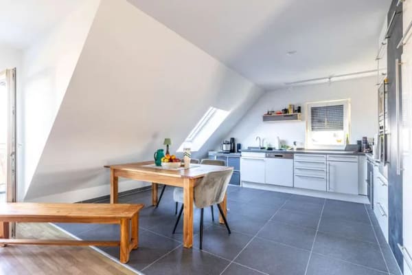 Immobilie in Kahl am Main - Kahl am Main: Wunderschöne 2-Zimmer-Dachgeschoss-Wohnung mit Dachterrasse in Ortsrandlage - Bild 2