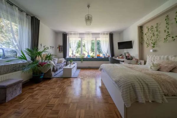 Immobilie in Filsum - Haus mit zwei Wohneinheiten mitten in der Natur umgegeben von Pferden und Weite in Filsum - Bild 1