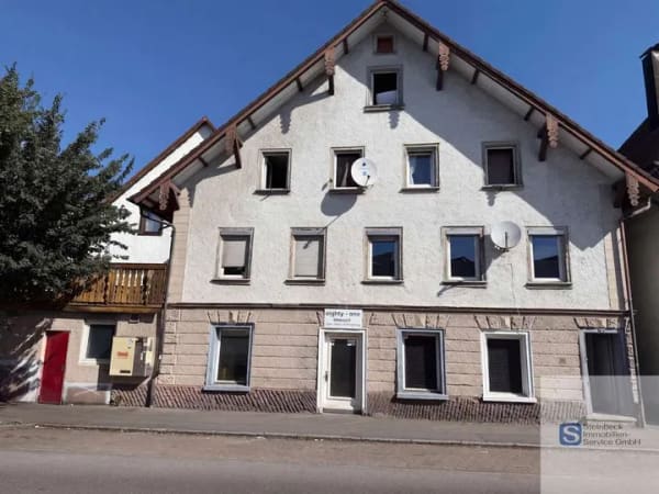 Immobilie in Meßkirch - Preis trifft Potenzial – 3 Wohnungen, Gaststätte und Reihenhaus in zentraler Lage von Meßkirch - Bild 0