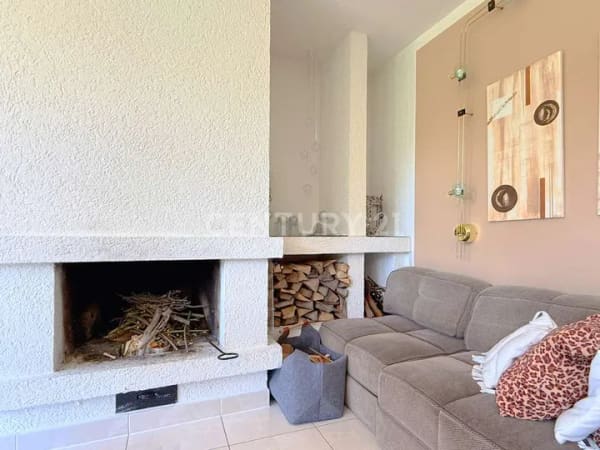 Immobilie in Burgkirchen an der Alz - RAUMWUNDER MIT WELLNESS-FLAIR: IHR EIGENHEIM MIT KAMIN, SAUNA, GARTEN UND PV-ANLAGE! - Bild 4