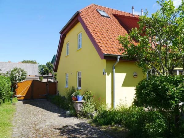 Immobilie in Sagard - Bezugsfrei: Schönes Haus mit Hof, Garten und großem Nebengelass - Bild 1