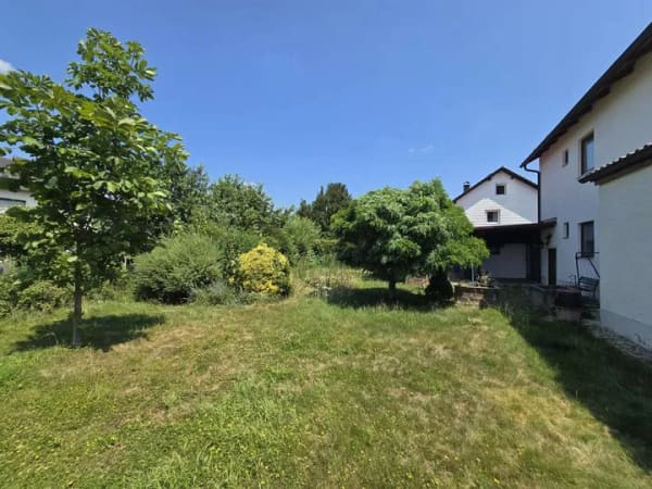 Immobilie in Altötting - ... beziehbares  geräumiges EFH mit Garage und großem Garten in ruhiger Lage in AÖ ... - Bild 1