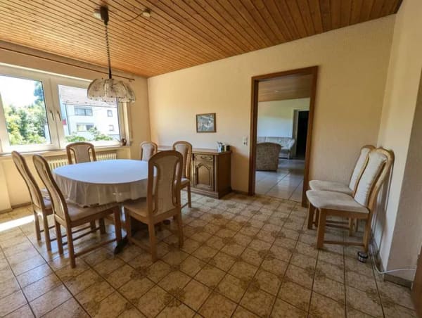 Immobilie in Bretten - Zweifamilienhaus-Mehrgenerationen-Vermietung-Großes Grundstück - Bild 1