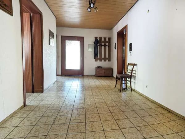 Immobilie in Bretten - Zweifamilienhaus-Mehrgenerationen-Vermietung-Großes Grundstück - Bild 4