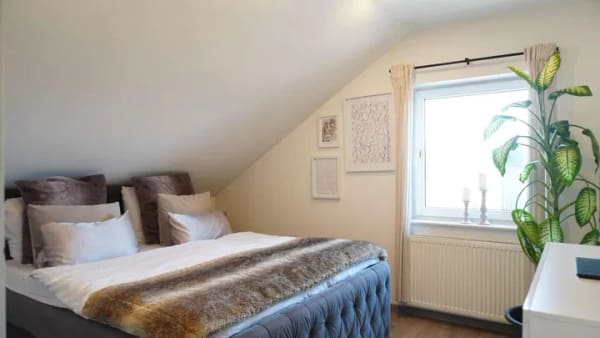 Immobilie in Eutingen im Gäu - Moderne Dachgeschosswohnung in ruhiger Ortsrandlage von Rohrdorf! - Bild 2