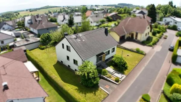 Immobilie in Meudt - Einfamilienhaus mit großem Grundstück und Ausbaupotenzial - Bild 0