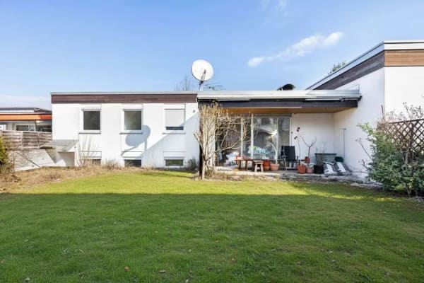 Immobilie in Gräfelfing - Architektonischer Bungalowklassiker mit Split-Level-Konzept und Potenzial in Gräfelfing - Bild 2
