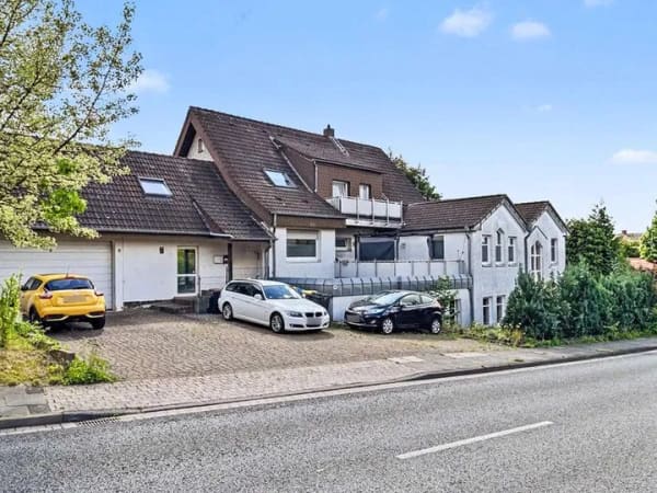 Immobilie in Hiddenhausen - Großzügiges Mehrfamilienhaus in guter Lage von Hiddenhausen - Bild 1