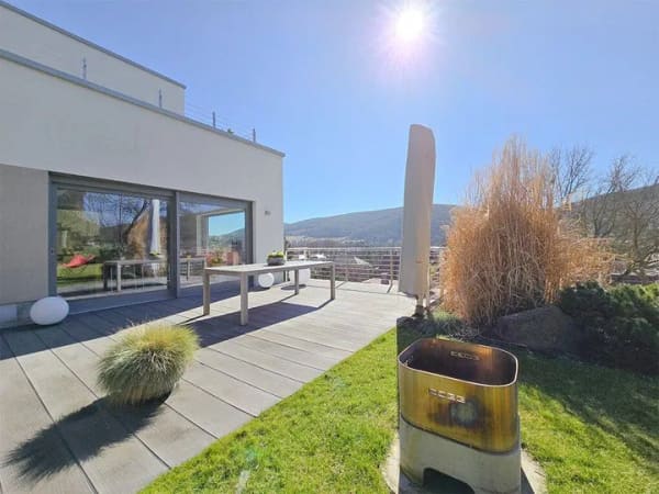 Immobilie in Bad Blankenburg - Exklusive Bauhausvilla mit Aufzug, barrierefreiem Wohnkonzept und beeindruckendem Panoramablick am Tor zum Thüringer Wald - Bild 2