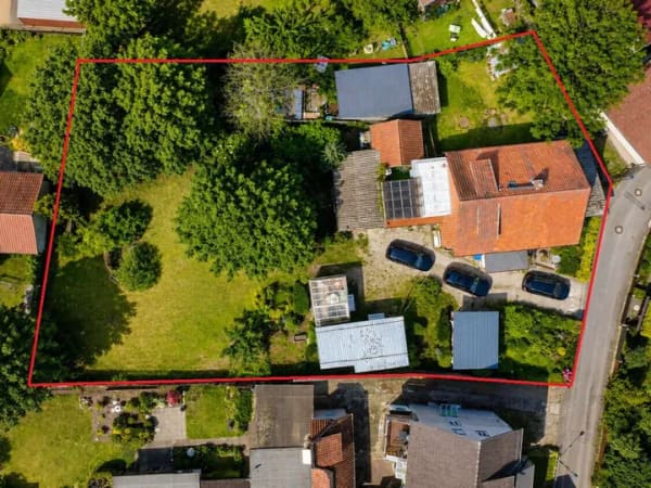 Immobilie in Ilsenburg - 1-2 Familienhaus auf 180 m² Wohnfläche, 1.500 m² Grundstück, 2 Garagen und großzügiger Garten - Bild 2
