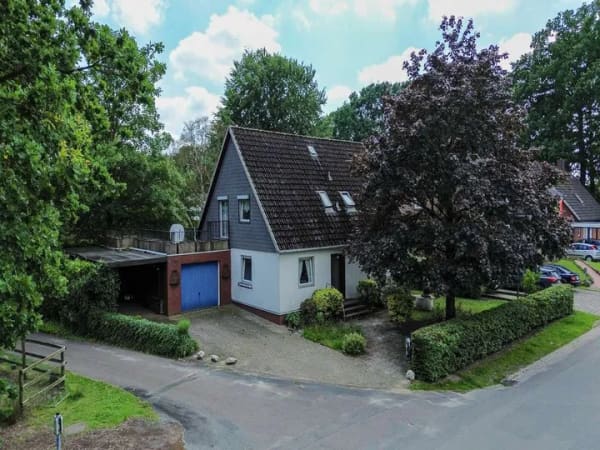 Immobilie in Syke - Solides OKAL-Fertighaus mit Dachterrasse, Garage und Garten – ruhige Wohnlage in Syke-Sörhausen - Bild 2