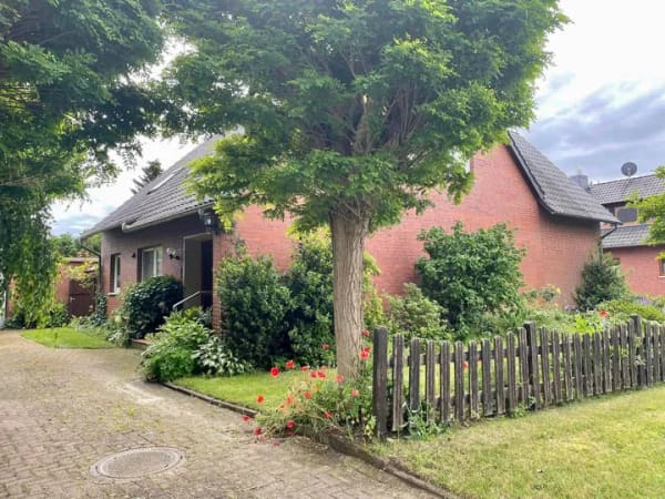 Immobilie in Sulingen - +++ Familienfreundliches Einfamilienhaus mit Garage und großem Garten in Vorwerk +++ - Bild 2