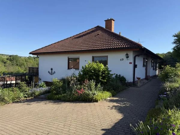 Immobilie in Fahrenbach - Ihr neues Zuhause am Ortsrand - Großzügiges Einfamilienhaus mit Garage ... - Bild 0