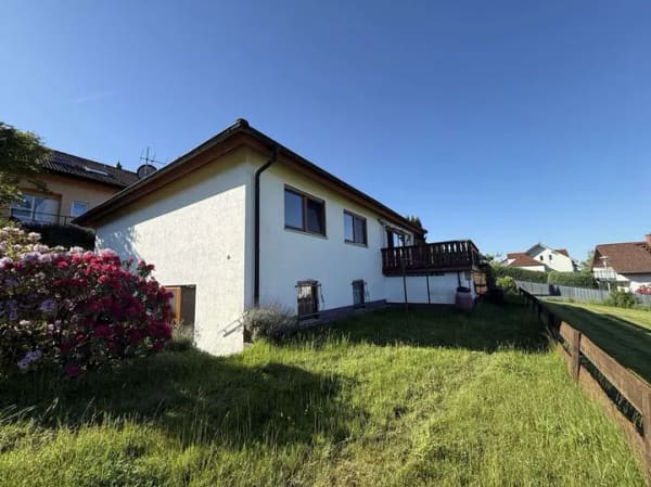 Immobilie in Fahrenbach - Ihr neues Zuhause am Ortsrand - Großzügiges Einfamilienhaus mit Garage ... - Bild 4