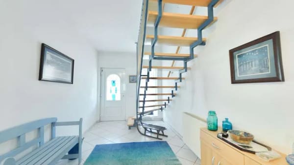 Immobilie in Hettenhausen - Repräsentatives Einfamilienhaus mit Balkon, Garage und Wintergarten - Bild 1