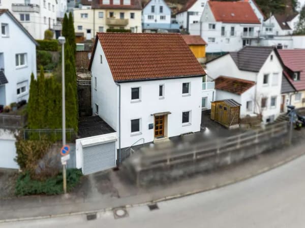 Immobilie in Blaustein - Einfamilienhaus mit Charme und Sanierungspotenzial in Blaustein-Herrlingen - Bild 1