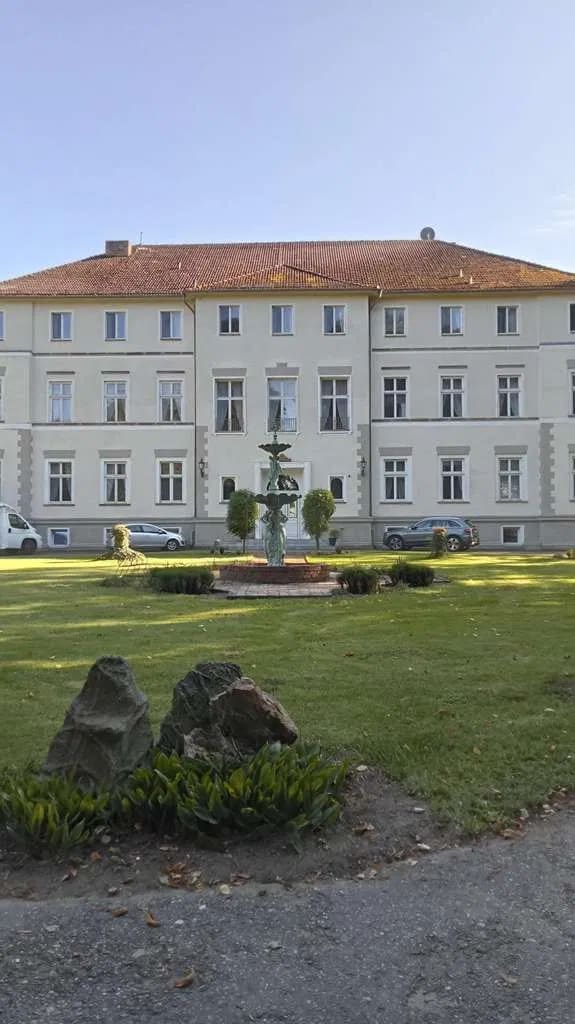 Immobilie in Züssow - Schloss mit Entwicklungspotenzial  - Bild 1