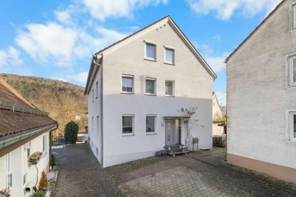 Immobilie in Blaubeuren - 4-Zimmer-Erdgeschosswohnung mit viel Platz und Komfort - Bild 2