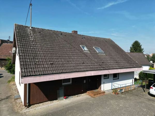 Immobilie in Staufen im Breisgau - Sanierungsbedürftiges Einfamilienhaus mit Potenzial - Bild 1