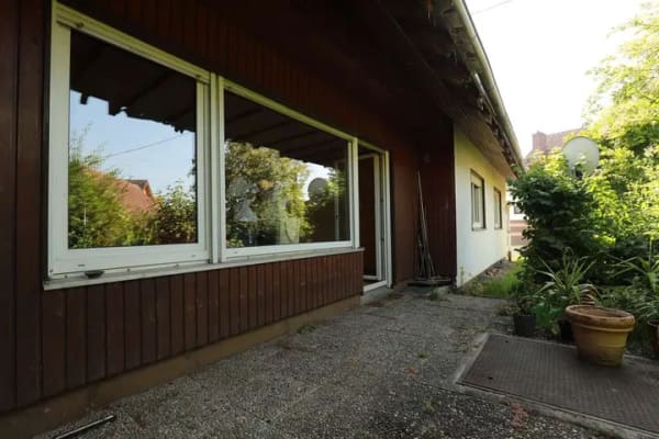 Immobilie in Staufen im Breisgau - Sanierungsbedürftiges Einfamilienhaus mit Potenzial - Bild 2