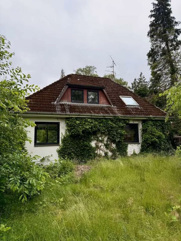 Immobilie in Quickborn - Repräsentatives Haus zum Verwirklichen auf großem eingewachsenen Grundstück - Bild 3