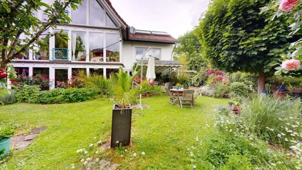 Immobilie in Warburg - Großzügiges Familienhaus mit Wärmepumpe, PV-Anlagen, Garten und Einliegerbereich in Warburg - Bild 0