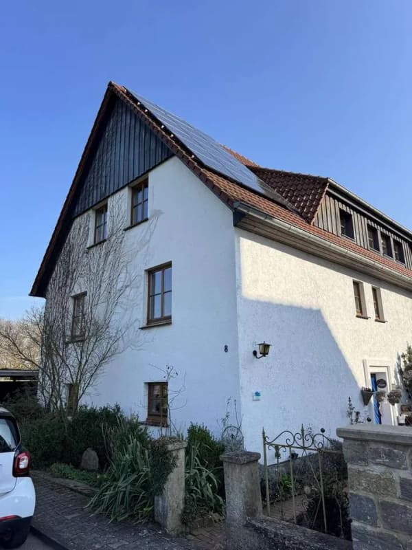 Immobilie in Warburg - Großzügiges Familienhaus mit Wärmepumpe, PV-Anlagen, Garten und Einliegerbereich in Warburg - Bild 1