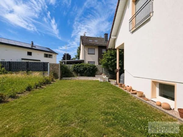 Immobilie in Bad Honnef - Beeindruckendes Zweifamilienhaus mit großzügigem Platzangebot - Bild 2