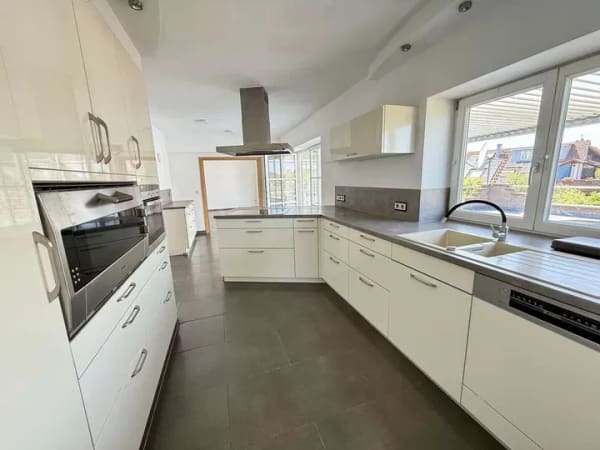 Immobilie in Neuried - TOP-Wohnung mit großzügigen Wohnflächen + weiteren Wohnflächen zur Nutzung - Bild 1