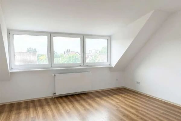 Immobilie in Pulheim - Gut geschnittene 2 Zimmer Wohnung mit Potenzial in Pulheim-Brauweiler - Bild 1