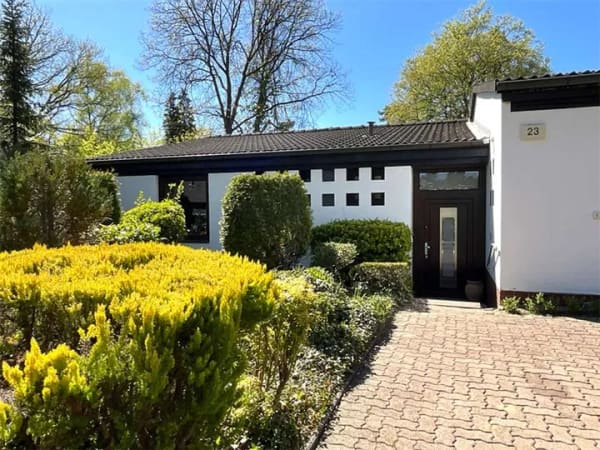 Immobilie in Rosengarten - Doppelbungalow mit Platz und eingewachsenem Grundstück in den Harburger Bergen - Bild 2
