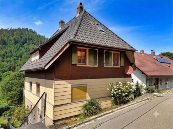 Immobilie in Forbach - Freistehendes Zweifamilienhaus mit viel Potenzial in Forbach (Langenbrand) - Bild 0