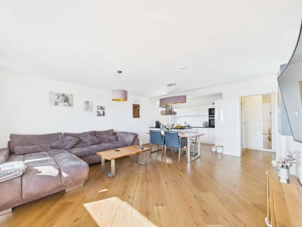 Immobilie in Gröbenzell - SITULI: Frei, elegante 3-Zimmer-Wohnung im obersten Geschoss mit hochwertiger Ausstattung - Bild 0
