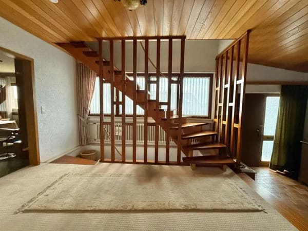 Immobilie in Linsengericht - **Attraktives Architetkenhaus in bevorzugter Wohnlage mit Potenzial** - Bild 1