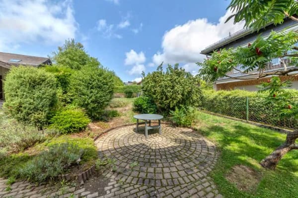 Immobilie in Aarbergen - EIN- ODER ZWEIFAMILIENHAUS! 
mit ca. 151 m² Wohnfläche, 590 m² Grundstück, und eine XL-Doppelgarage - Bild 0