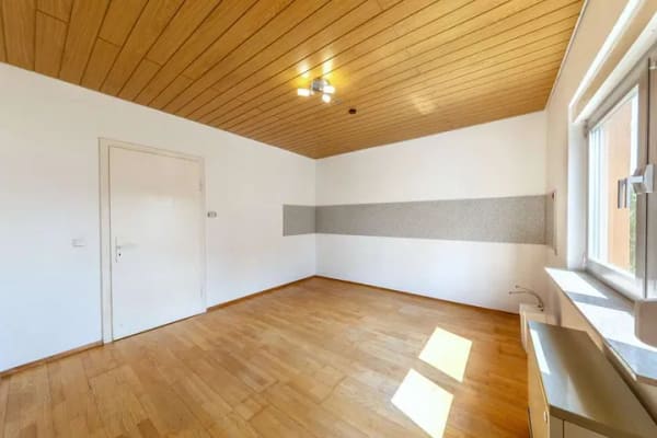 Immobilie in Aarbergen - EIN- ODER ZWEIFAMILIENHAUS! 
mit ca. 151 m² Wohnfläche, 590 m² Grundstück, und eine XL-Doppelgarage - Bild 3