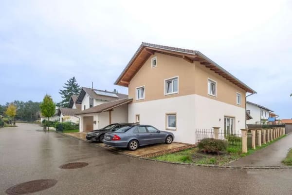 Immobilie in Tittmoning - Modernes Familienhaus mit Energieklasse A – 160 m² Wohnfläche, Garten & Doppelgarage, Energie: A - Bild 0