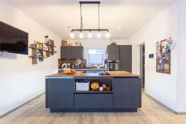 Immobilie in Tittmoning - Modernes Familienhaus mit Energieklasse A – 160 m² Wohnfläche, Garten & Doppelgarage, Energie: A - Bild 3