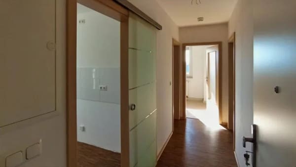 Immobilie in Eisenhüttenstadt - Top! Gepflegte 3-Raum Wohnung mit Balkon - Bild 4