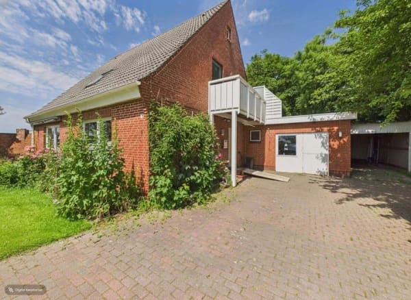 Immobilie in Osterhever - Nordseenahes Einfamilienhaus mit großem Grundstück - Deich in wenigen Minuten erreichbar - Bild 0