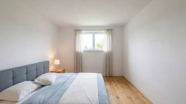 Immobilie in Zell - Modernes Wohnen im Neubau: 2-Zimmer-Wohnung im Untergeschoss mit Terrasse und eigener Zufahrt in Zell - Bild 3