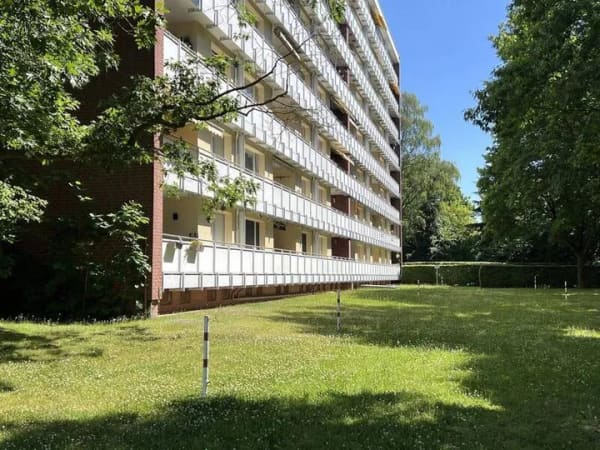 Immobilie in Reinbek - Provisionsfrei - 4 Zimmer-Eigentumswohnung mit Außenstellplatz -Ein Angebot der Gerd von der Heide Immobilien GmbH- - Bild 0