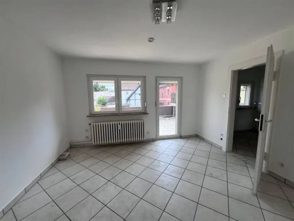 Immobilie in Holzminden - Holzminden -  1,5 Zimmer Wohnung im 1.Obergeschoss mit Balkon - Bild 1