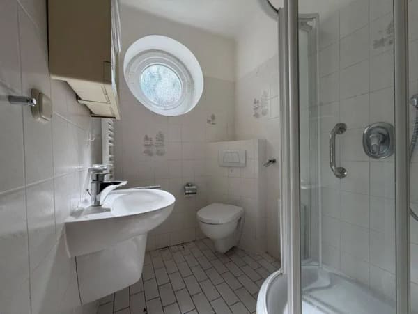 Immobilie in Mönkeberg - Zweifamilienhaus mit Mansarde in zentraler Lage von Mönkeberg - Bild 3